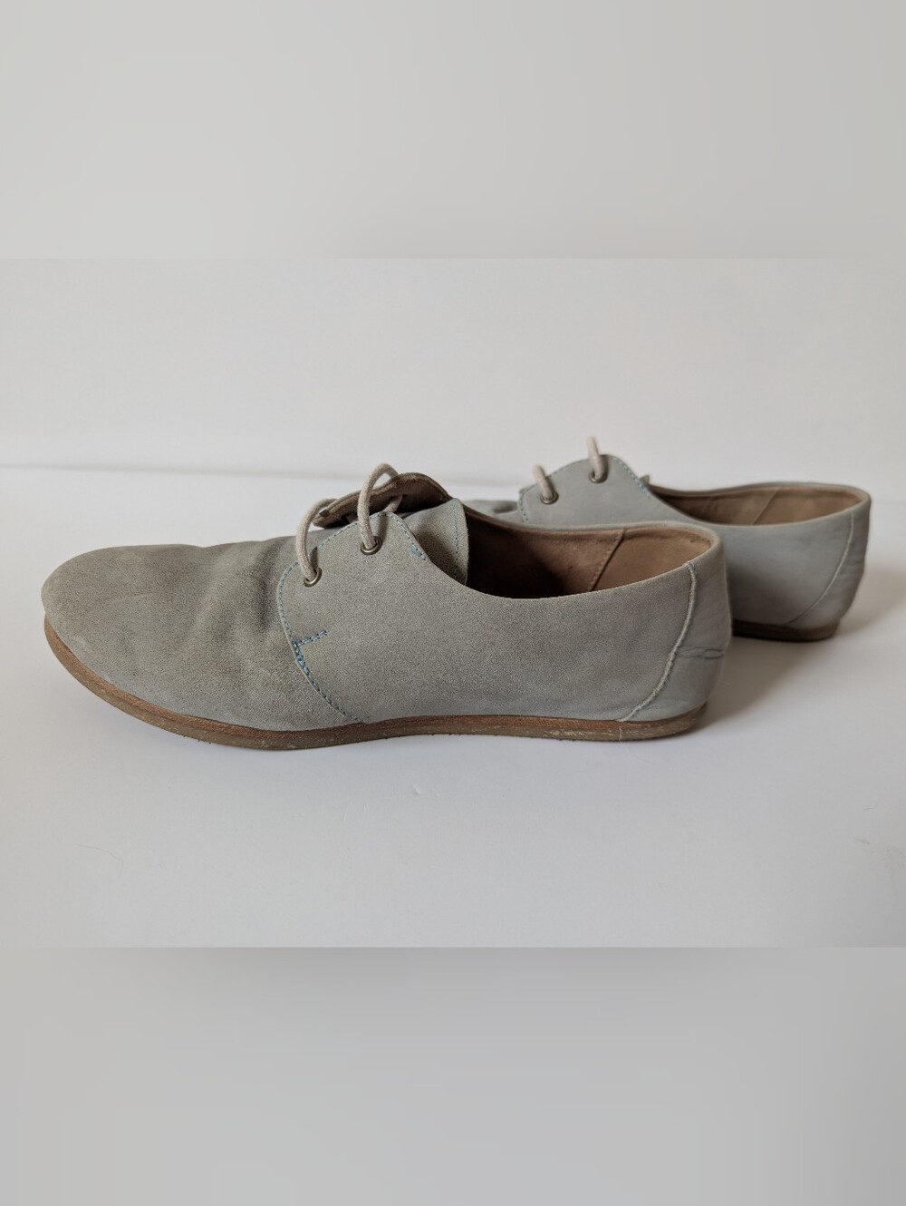 Poppy Barley the Eyelet Oxford Shoe in Gray Suede - 6.5 - Picture 4 of 11